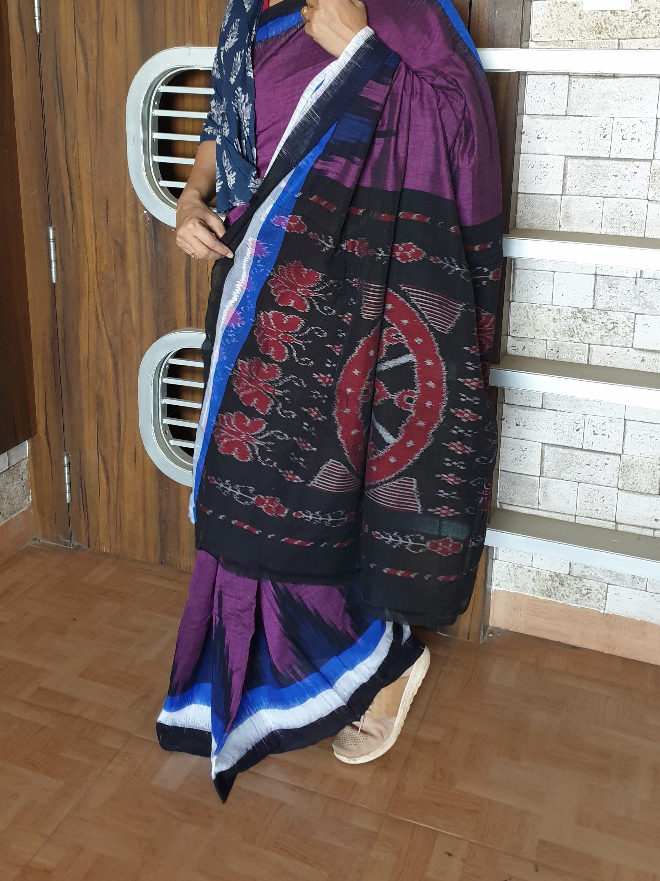 Deep Maroon Colour Sambalpuri Handloom Cotton Saree - Sambalpuri Handloom  Item